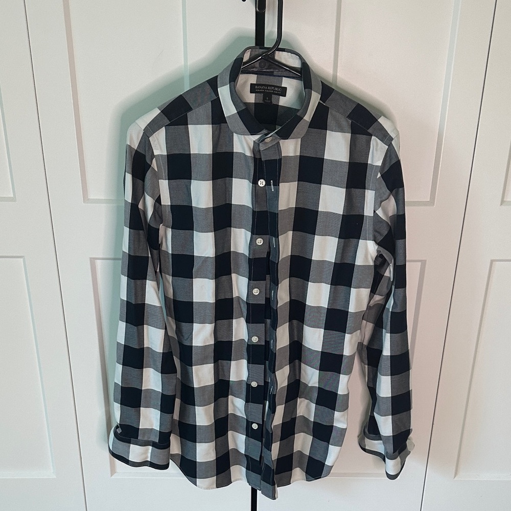 Banana Republic Navy and White Plaid Men's Shirt
